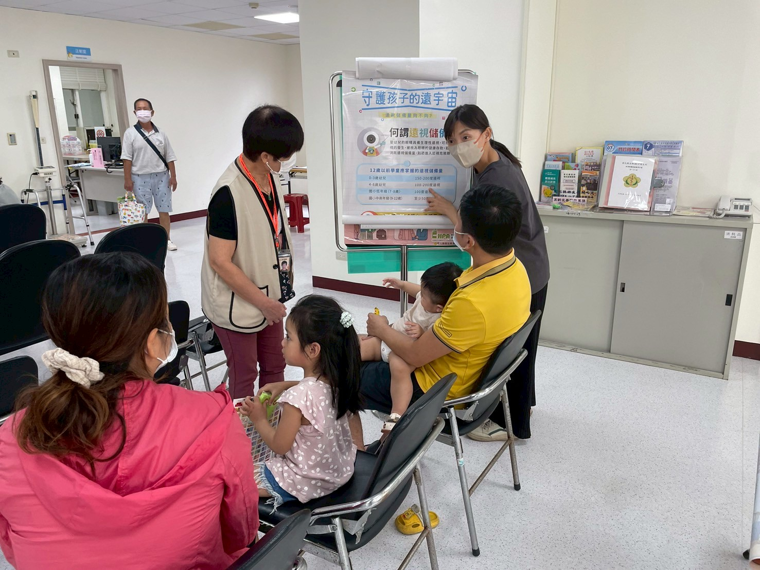 114年7月28日 芬園衛生所兒童預防保健宣導照片3