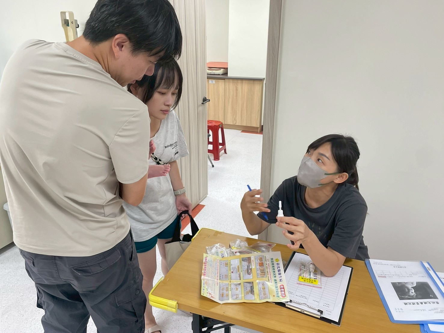 114年9月23日 過氧化氫簡易試劑宣導照片5
